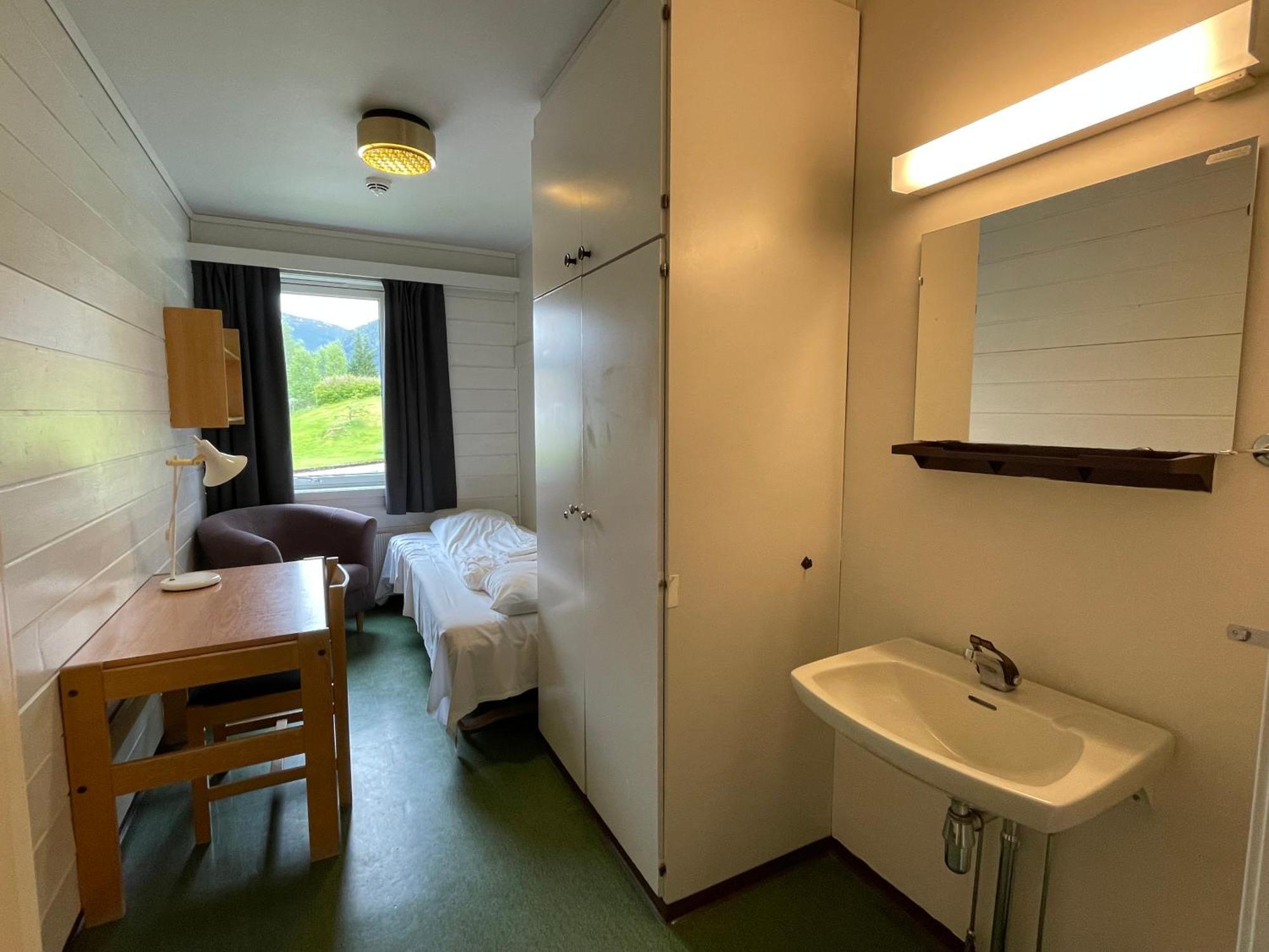 Forde Sommarhotell Buitenkant foto